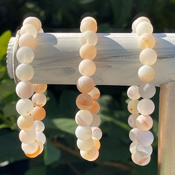 8mm White Druzy Frosted Quartz Chakra Stretch Bracelet - Picture 5 of 5